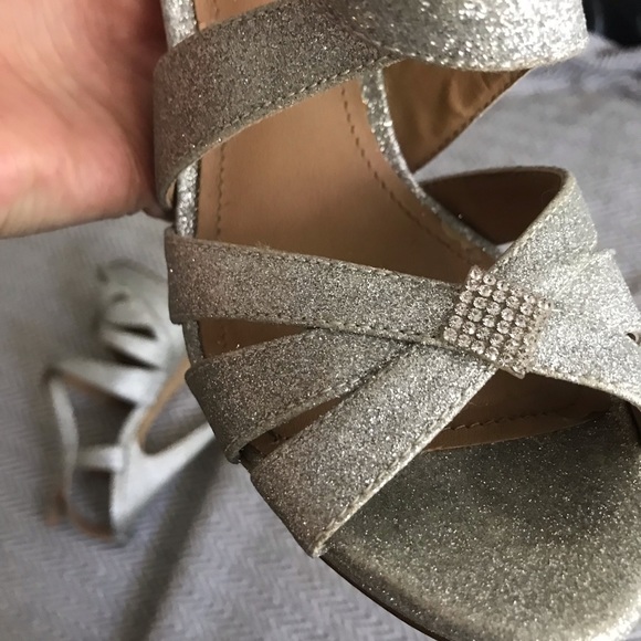 Steve Madden Uptown Silver Glitter Platform Sandals 5.5 Worn Once - Picture 14 of 16